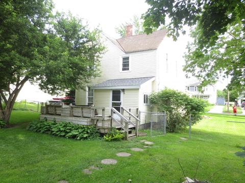309 E James St, Eureka, IL 61530 photo 2