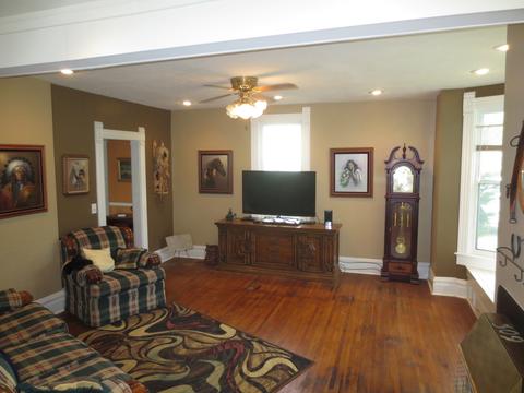 309 E James St, Eureka, IL 61530 photo 7