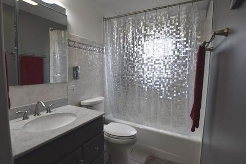 13046 S Brandon Ave, Chicago, IL 60633 photo 9