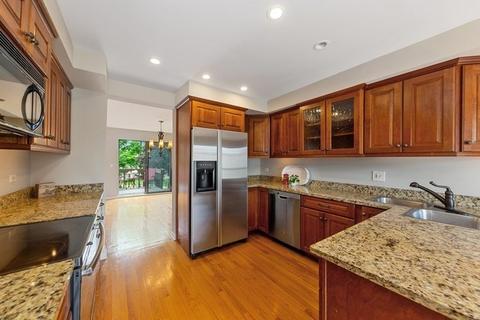 44 Portwine Rd, Willowbrook, IL 60527 photo 4