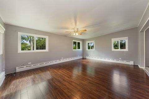 308 3rd St, Wheeling, IL 60090 photo 2