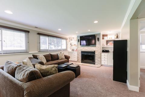 4075 Whispering Trails Dr, Hoffman Estates, IL 60192 photo 18
