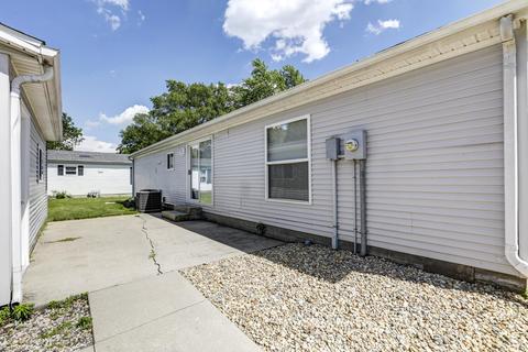 601 E Lincoln Ave, Ogden, IL 61859 photo 5