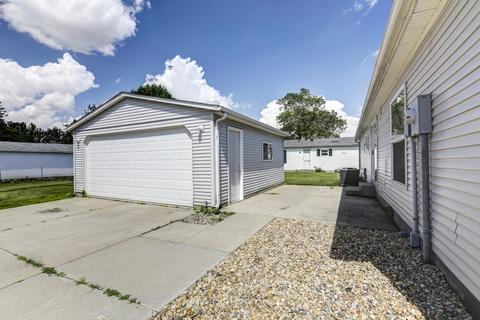 601 E Lincoln Ave, Ogden, IL 61859 photo 4