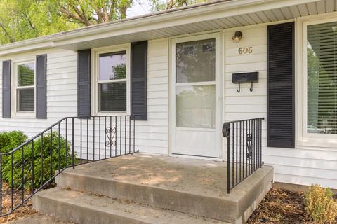 606 S Adelaide St, Normal, IL 61761 photo 2