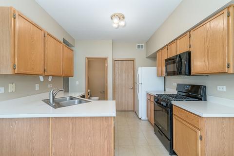 2510 Oak Tree Ln, Plainfield, IL 60586 photo 9
