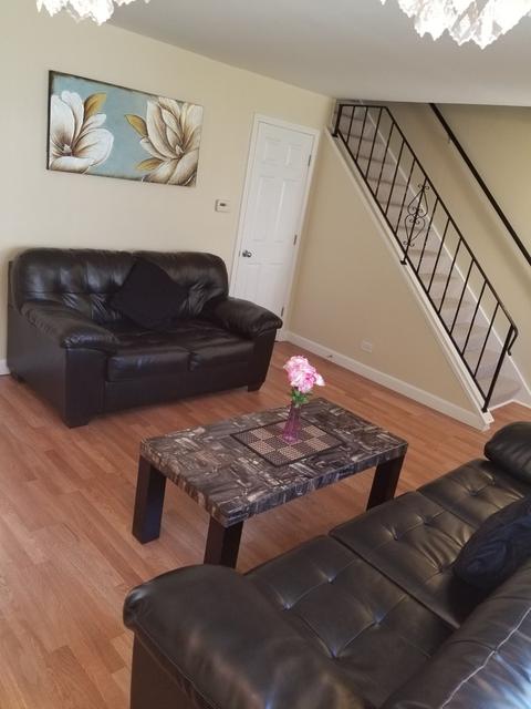 832 Colonial Dr #B, Wheeling, IL 60090 photo 3