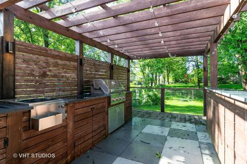 4065 Dixon Dr, Hoffman Estates, IL 60192 photo 17