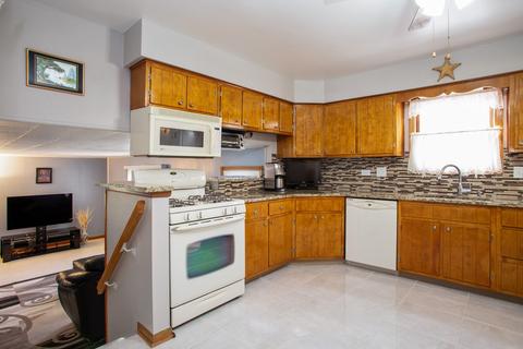 809 E Kimber Ln, Arlington Heights, IL 60005 photo 2