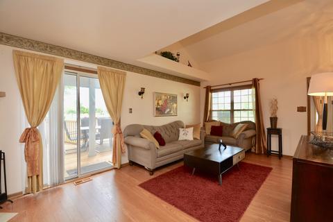 3480 Willowview Ct, Aurora, IL 60504 photo 2