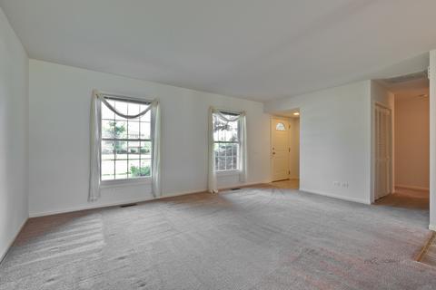 1390 Devonshire Ln, Hoffman Estates, IL 60169 photo 6