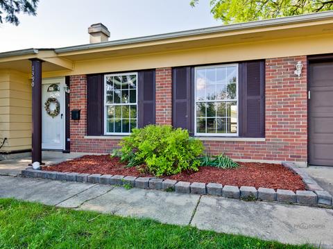1390 Devonshire Ln, Hoffman Estates, IL 60169 photo 2