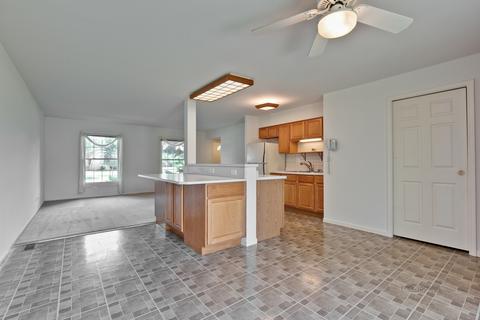 1390 Devonshire Ln, Hoffman Estates, IL 60169 photo 7