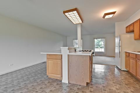 1390 Devonshire Ln, Hoffman Estates, IL 60169 photo 8