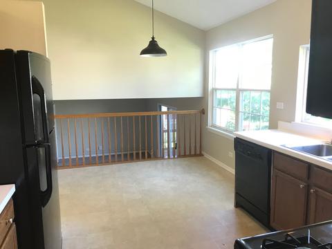 910 Harbor Town Dr, Elgin, IL 60123 photo 8