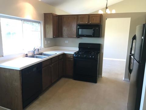 910 Harbor Town Dr, Elgin, IL 60123 photo 9