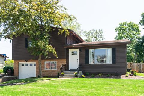 209 Pinecroft Dr, Roselle, IL 60172 photo 2