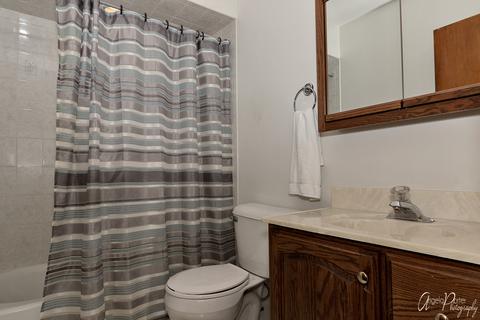 4808 Howard St, Mchenry, IL 60050 photo 9
