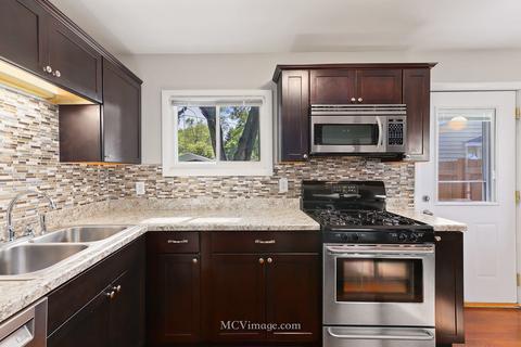 77 E Circle Dr, Montgomery, IL 60538 photo 7