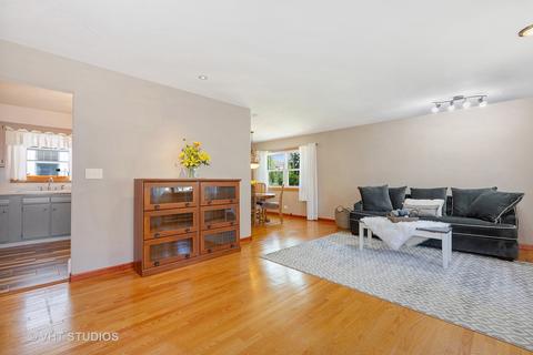 264 E Fullerton Ave, Elmhurst, IL 60126 photo 2