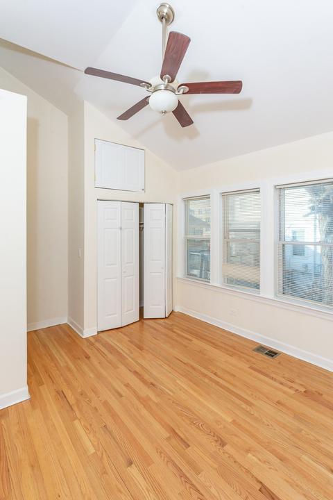 2465 E 74th Pl, Chicago, IL 60649 photo 13