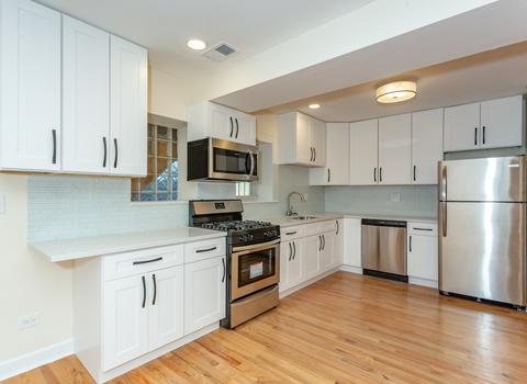 2465 E 74th Pl, Chicago, IL 60649 photo 8
