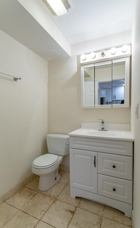 2465 E 74th Pl, Chicago, IL 60649 photo 9