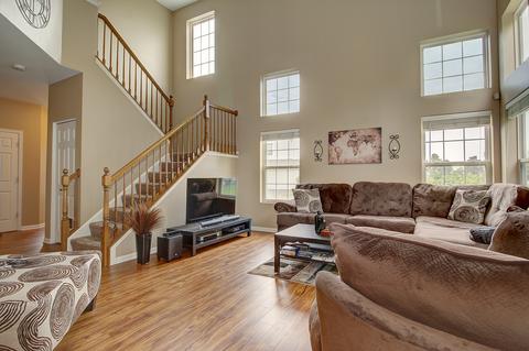 6900 Creekside Dr, Plainfield, IL 60586 photo 2