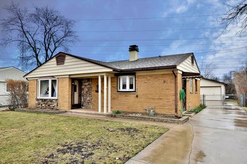 225 E Wayne Pl, Wheeling, IL 60090 photo 2