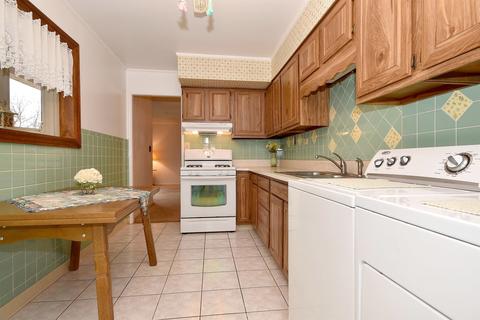 225 E Wayne Pl, Wheeling, IL 60090 photo 10