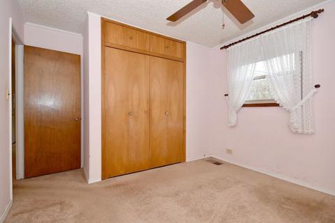 225 E Wayne Pl, Wheeling, IL 60090 photo 13
