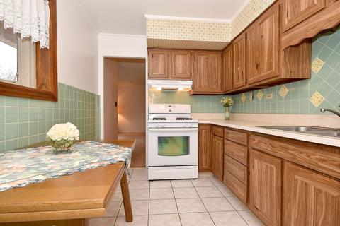 225 E Wayne Pl, Wheeling, IL 60090 photo 9