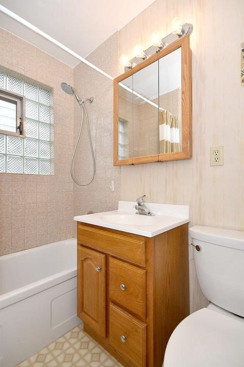 225 E Wayne Pl, Wheeling, IL 60090 photo 17