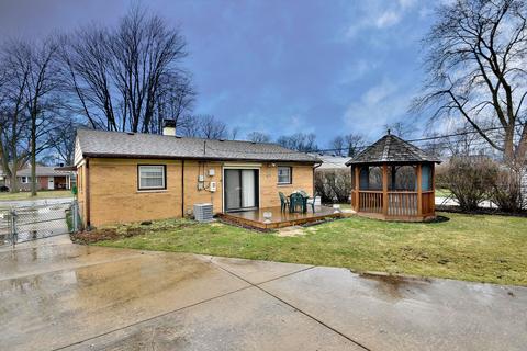 225 E Wayne Pl, Wheeling, IL 60090 photo 21