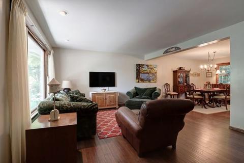 1010 Devonshire Dr, Champaign, IL 61821 photo 8