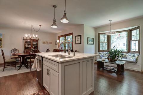 1010 Devonshire Dr, Champaign, IL 61821 photo 4