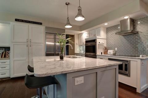 1010 Devonshire Dr, Champaign, IL 61821 photo 3