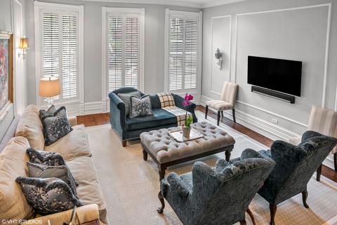 51 Elm St, Chicago, IL 60611 photo 3