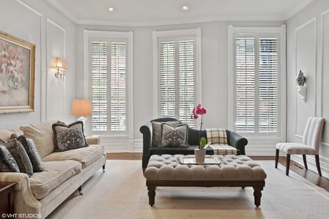 51 Elm St, Chicago, IL 60611 photo 2