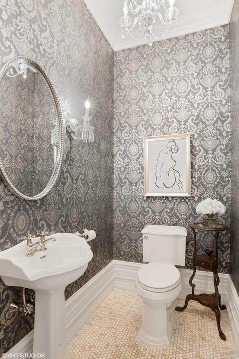 51 Elm St, Chicago, IL 60611 photo 9