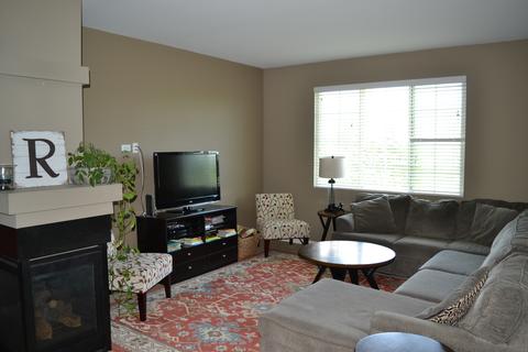 3372 Cameron Dr, Elgin, IL 60124 photo 3