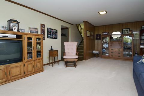 141 E Millers Rd, Des Plaines, IL 60016 photo 15