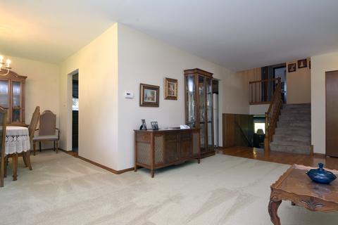 141 E Millers Rd, Des Plaines, IL 60016 photo 4