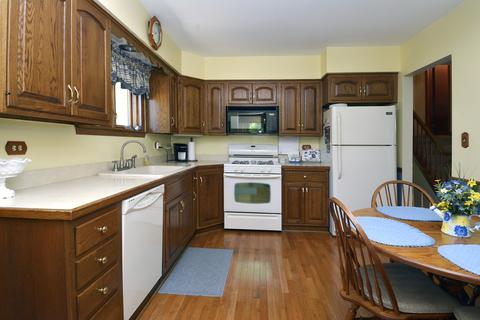 141 E Millers Rd, Des Plaines, IL 60016 photo 6