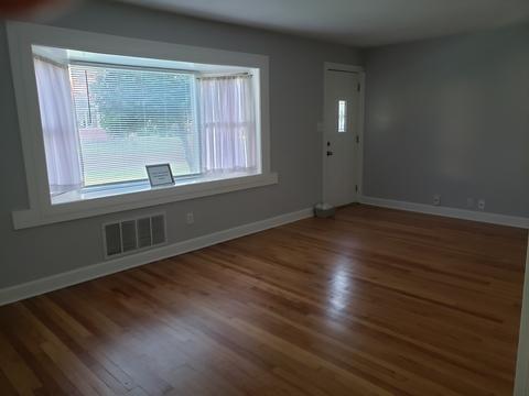 552 Enterprise St, Elgin, IL 60120 photo 2