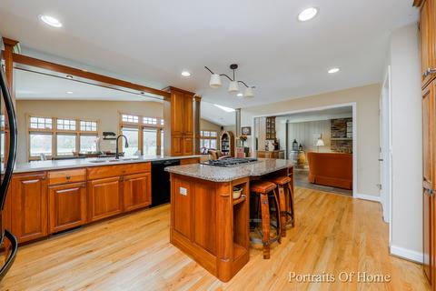 1317 Brighton Dr, Wheaton, IL 60189 photo 7