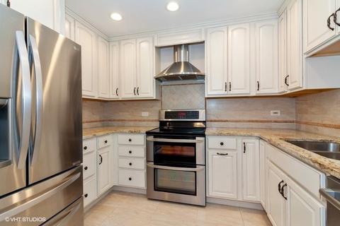 933 Old Oak Cir, Algonquin, IL 60102 photo 2