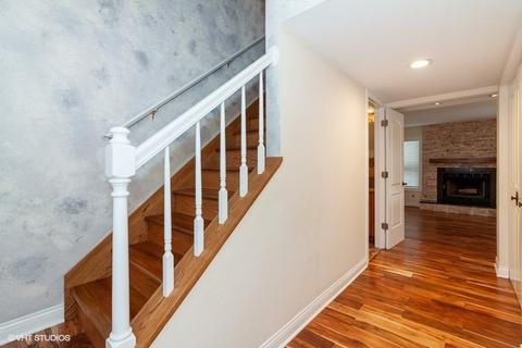 933 Old Oak Cir, Algonquin, IL 60102 photo 5