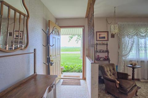 610 E Benham St, Tolono, IL 61880 photo 9