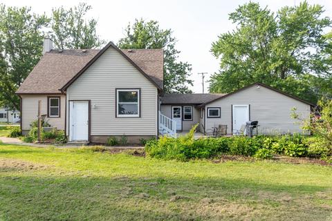 320 E 2nd St, Genoa, IL 60135 photo 17
